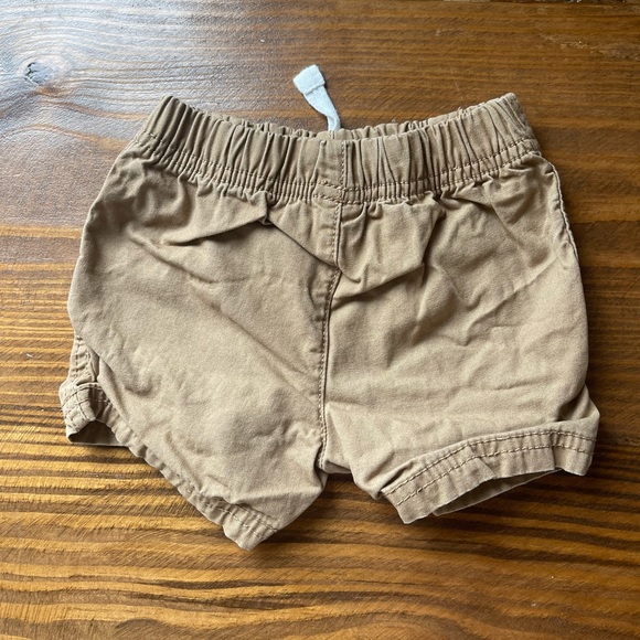 4 / $20 Carter’s khaki Shorts 9M - Picture 2 of 2